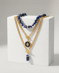 Bijou — Layered Gold Chain collier avec Natural Lapis Stone