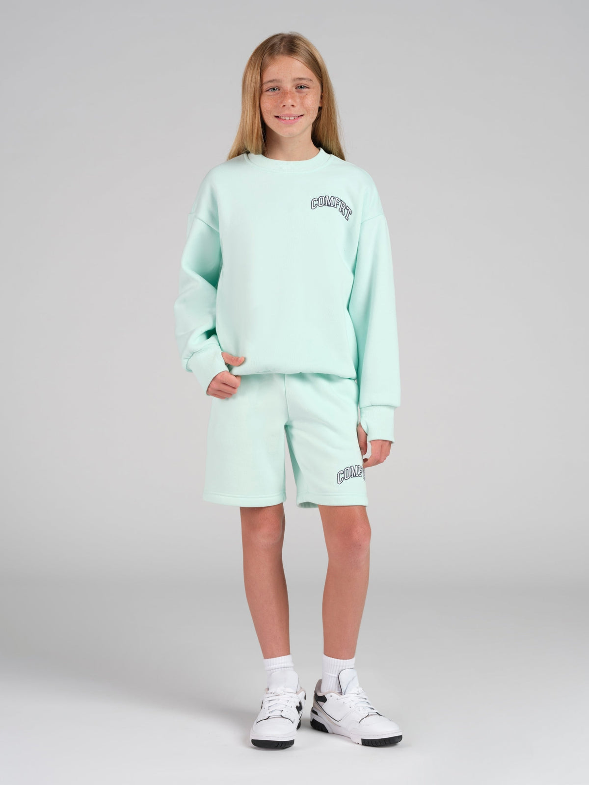 Short enfant — Varsity Logo — Comfrt