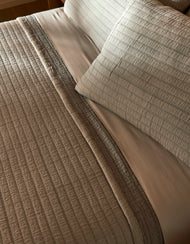 Plaids et couvertures — Baja Matelasse Coverlet