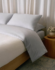Couverture — Waterfront Grid Matelasse