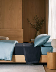 Couverture — Waterfront Grid Matelasse