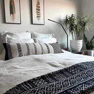 Coussin décoratif — Katrin noir et Ivory lombaire