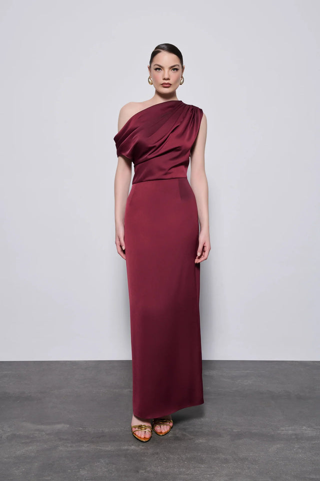 Robe — asymétrique à une épaule drapé satin midi