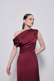 Robe — asymétrique à une épaule drapé satin midi